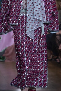 valentino-hc-clp-rf19-4176.thumb.jpg.10557a4e7a1c3888ab76b2bbc8b8aa8a.jpg