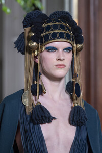 valentino-hc-clp-rf19-4192.thumb.jpg.768d3723d6c5f722cf5fa5d082b601c8.jpg