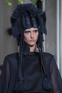 valentino-hc-clp-rf19-4212.thumb.jpg.b2125a9f30b21b7756f9a5939581d60e.jpg