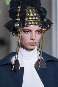 valentino-hc-clp-rf19-4262.thumb.jpg.293d0169867f6e8ca93a64f6c6d76786.jpg