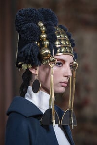 valentino-hc-clp-rf19-4269.thumb.jpg.a351a533a6a47f98a23db3a6eccf60c0.jpg