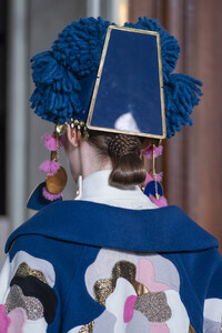 valentino-hc-clp-rf19-4313.thumb.jpg.f862bf8ed1e4e513ad741923547db9f3.jpg