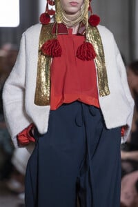 valentino-hc-clp-rf19-4315.thumb.jpg.17e34cead88e0c26ef569ca9ceac928a.jpg