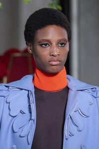 valentino-hc-clp-rf19-4332.thumb.jpg.5325db56651d2d0d0e856ec4fce21afa.jpg