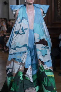 valentino-hc-clp-rf19-4418.thumb.jpg.b41e5f85e300f00786172d3b543e26a7.jpg