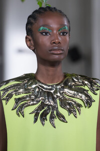 valentino-hc-clp-rf19-4528.thumb.jpg.12c480cf5cd5e55eb00c216a73350100.jpg