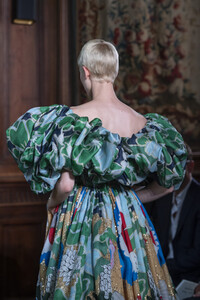 valentino-hc-clp-rf19-4531.thumb.jpg.350486b9cec57770671cefe3fc53fd14.jpg