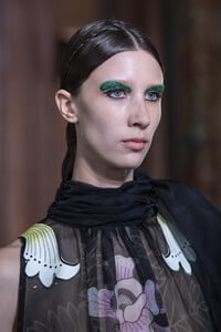 valentino-hc-clp-rf19-4548.thumb.jpg.00c618b6a8e2d175507ecd60a6f9115c.jpg