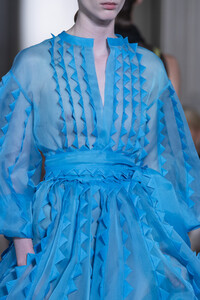 valentino-hc-clp-rf19-4556.thumb.jpg.1624fc67cc3e3624766033d243284b8a.jpg