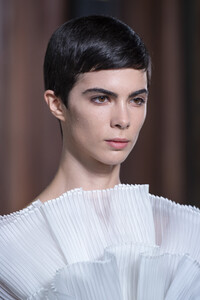 valentino-hc-clp-rf19-4669.thumb.jpg.059e80f86ec37a419132f6810d50d912.jpg