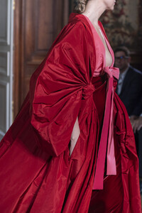 valentino-hc-clp-rf19-4718.thumb.jpg.a49b16a709b60b35f30f90508385868e.jpg
