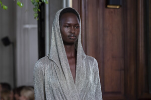 valentino-hc-clp-rf19-4858.thumb.jpg.5531a6c84c9bca410d8367ea6e90f574.jpg