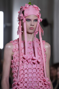 valentino-hc-clp-rf19-4927.thumb.jpg.91676cb141ba11930aff0cf648b339b3.jpg