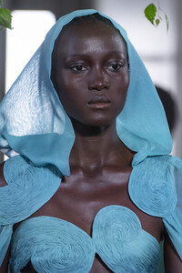 valentino-hc-clp-rf19-5182.thumb.jpg.103150b0842e8a904dc8512c6c2bb00e.jpg
