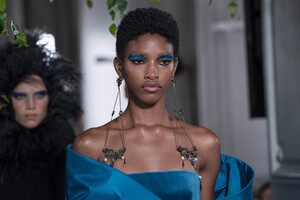 valentino-hc-clp-rf19-5246.thumb.jpg.23682d8a2df8ababded82b4ab3d0fbd6.jpg