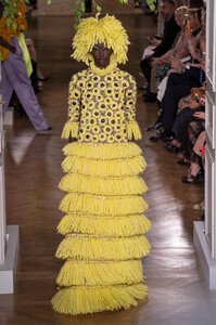 valentino-hc-rf19-3303.thumb.jpg.80fb175ae5ba4cf86c11396d33c1a805.jpg