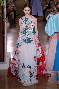 valentino-hc-rf19-3695.thumb.jpg.173dd67ee1d12b983894ec853980dcb6.jpg