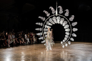 van-herpen-hc-atm-rf19-5679.thumb.jpg.37539679f879cf553e461eeb81d79951.jpg
