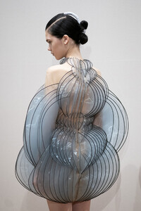 van-herpen-hc-bks-a-rf19-5331.thumb.jpg.c0fc296a021b3f26fdd4606d873f6a5e.jpg