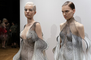van-herpen-hc-bks-a-rf19-5497.thumb.jpg.dc2d05b4c2b3f1a757c2fba269cda43d.jpg