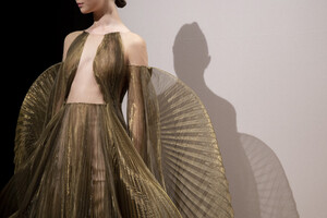 van-herpen-hc-bks-m-rf19-7150.thumb.jpg.1d7597e9571ac391eef5b068904ebc10.jpg