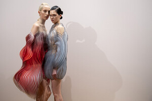 van-herpen-hc-bks-m-rf19-7280.thumb.jpg.1ec816df9a3da11e0706ab2c20e430c4.jpg