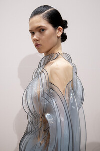 van-herpen-hc-bks-m-rf19-7441.thumb.jpg.9be55b1933625f441f1a4324c3d01b76.jpg
