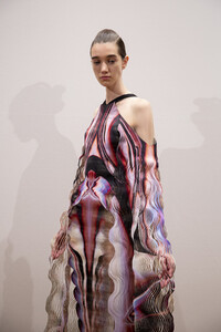 van-herpen-hc-bks-m-rf19-7465.thumb.jpg.e8af6af2b67d0144de38a4f21a7bce04.jpg