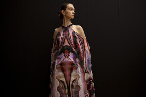 van-herpen-hc-bks-m-rf19-7569.thumb.jpg.654437c57d3a7b3f3b77a009144e3144.jpg