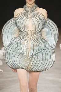 van-herpen-hc-clp-rf19-1532.thumb.jpg.85ab029d28607c97f0bec92a1a8d581e.jpg