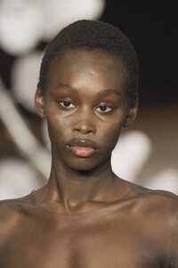 van-herpen-hc-clp-rf19-1624.thumb.jpg.2eef2d624e16b9b28c600571b7213ddb.jpg