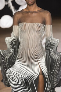 van-herpen-hc-clp-rf19-1739.thumb.jpg.3184c061395fdb52382699c913c34bb0.jpg