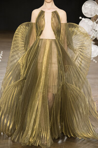 van-herpen-hc-clp-rf19-1797.thumb.jpg.c300e4344c8551e69a8ef195148ef45b.jpg