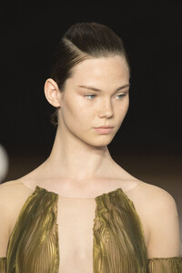 van-herpen-hc-clp-rf19-1803.thumb.jpg.804a8ee1141acf666229aa18efddb207.jpg