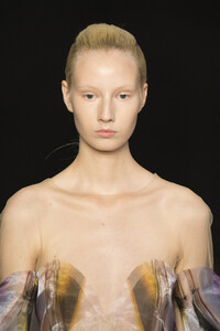 van-herpen-hc-clp-rf19-1832.thumb.jpg.cc76975956a856477c9f23bebaa9ab8a.jpg