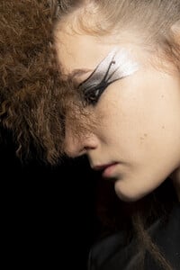 viktor-e-rolf-hc-bks-v-rf19-5550.thumb.jpg.a8e63de8c29974a06698d3818d9f1edc.jpg