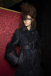 viktor-e-rolf-hc-bks-v-rf19-5578.thumb.jpg.2e445570f6ff6c7909b62c598ca5476b.jpg