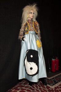 viktor-e-rolf-hc-bks-v-rf19-5594.thumb.jpg.44791066ba1b960e8794a8413d4be65c.jpg
