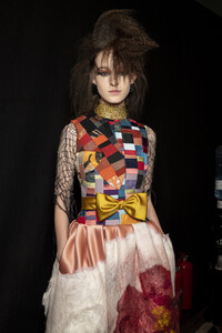 viktor-e-rolf-hc-bks-v-rf19-5635.thumb.jpg.4aa5c5660c314c157b9ff32e71ef3bad.jpg
