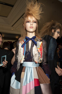 viktor-e-rolf-hc-bks-v-rf19-5668.thumb.jpg.91fc91628e1fc140e3341117c2f80cef.jpg
