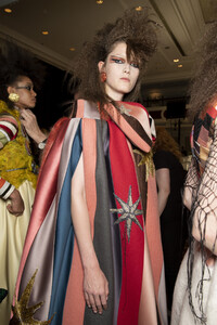viktor-e-rolf-hc-bks-v-rf19-5743.thumb.jpg.cfd2047c2d0908645374fa3a996e0366.jpg