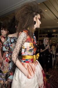 viktor-e-rolf-hc-bks-v-rf19-5789.thumb.jpg.28b3ca954f4e0f19229deced9dbf1de2.jpg