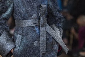 viktor-e-rolf-hc-clp-rf19-0744.thumb.jpg.264c0146ddd839e8bb84f8c60d371c2b.jpg