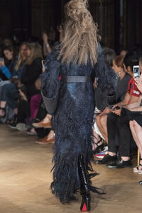 viktor-e-rolf-hc-clp-rf19-0758.thumb.jpg.b078e37351f23f847639292951c0414f.jpg