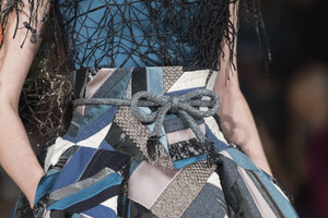 viktor-e-rolf-hc-clp-rf19-0909.thumb.jpg.3a22a186ffc74f6003f1a9989c8c8afb.jpg