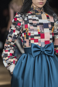 viktor-e-rolf-hc-clp-rf19-0920.thumb.jpg.deabda52b468a4f9462d45d08b9a0d5b.jpg