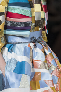 viktor-e-rolf-hc-clp-rf19-0971.thumb.jpg.4895995b780fa6b18893b34e608441a8.jpg
