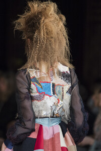 viktor-e-rolf-hc-clp-rf19-1002.thumb.jpg.de66e046655520607d51f9dc3a2922ed.jpg