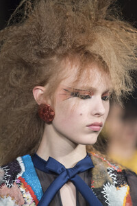 viktor-e-rolf-hc-clp-rf19-1067.thumb.jpg.82ebc0ec0039a0f6a5b07869d9b81b5f.jpg