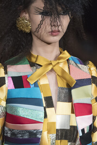 viktor-e-rolf-hc-clp-rf19-1069.thumb.jpg.56179d80535ada338fc38e6e496ba7b5.jpg